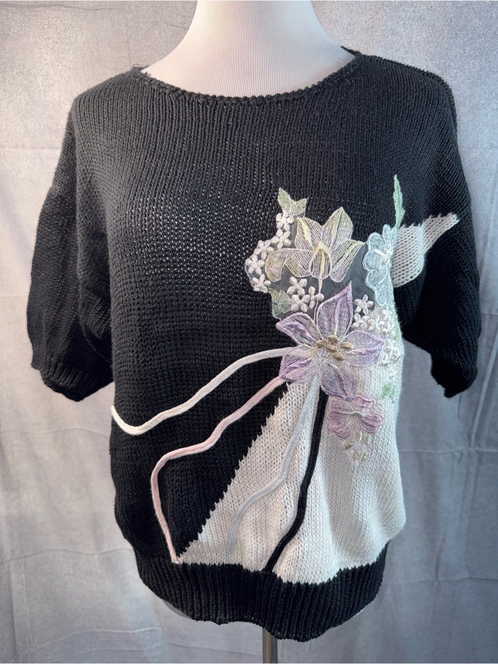 2042-Vintage Angenie Black Floral Appliqué Knit Sweater